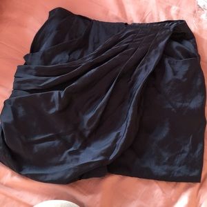 EUC Bordeaux size 6 dark navy blue skirt